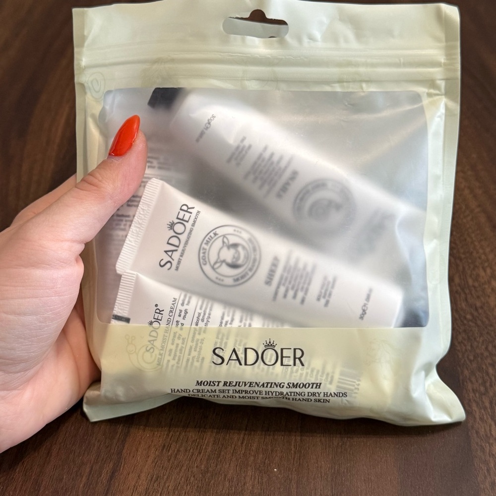 New hand lotion set - Picture 3 of 3